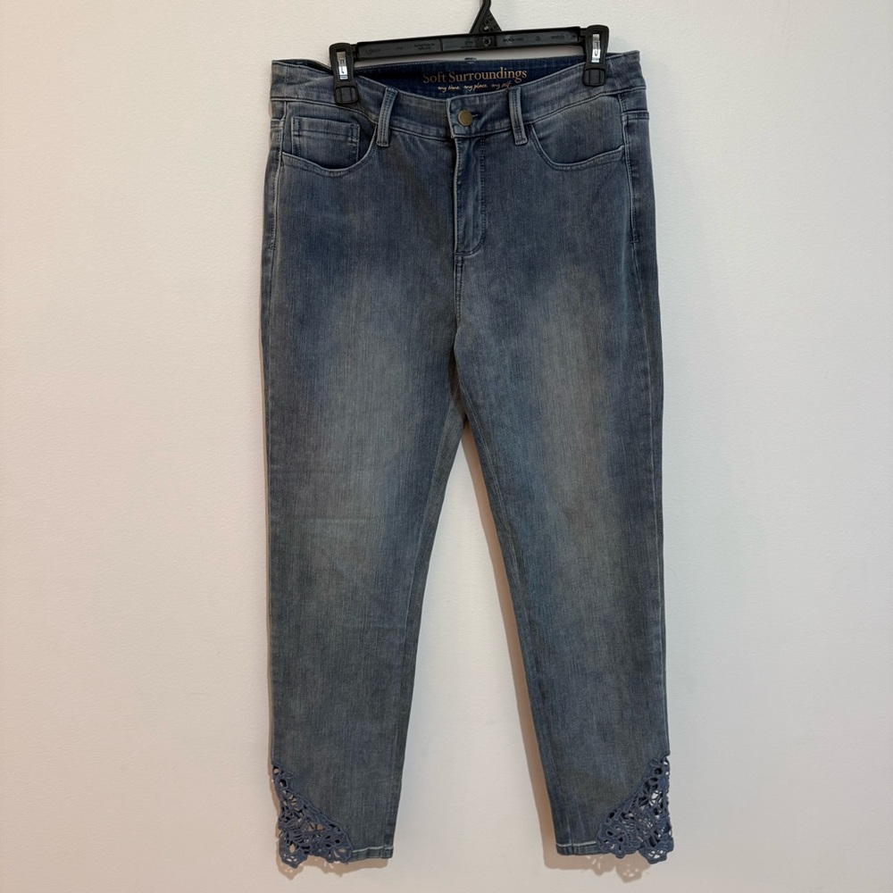 SOFT SURROUNDINGS Straight Leg
Triple S Lace Trim Jeans Womens Size 8